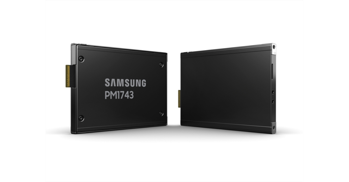 Samsung PM1743 с двумя вариантами корпуса