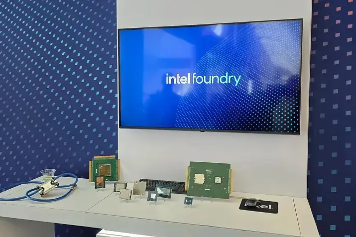 Intel показала экспериментальную СЖО для процессоров до 1000 Вт